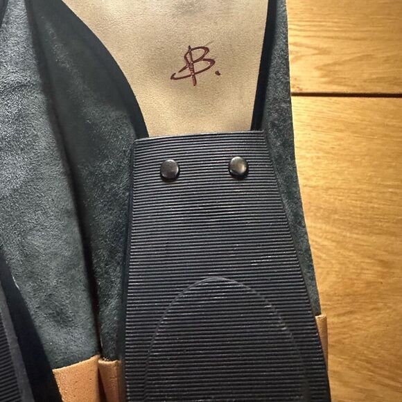 B Makowsky Remi Blue gray Brown Accent Studded Leather Ballet Flats 9.5 - Picture 8 of 9